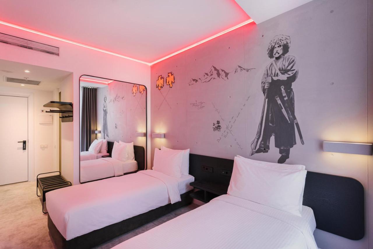 Golden Tulip Design Tbilisi Hotel Buitenkant foto