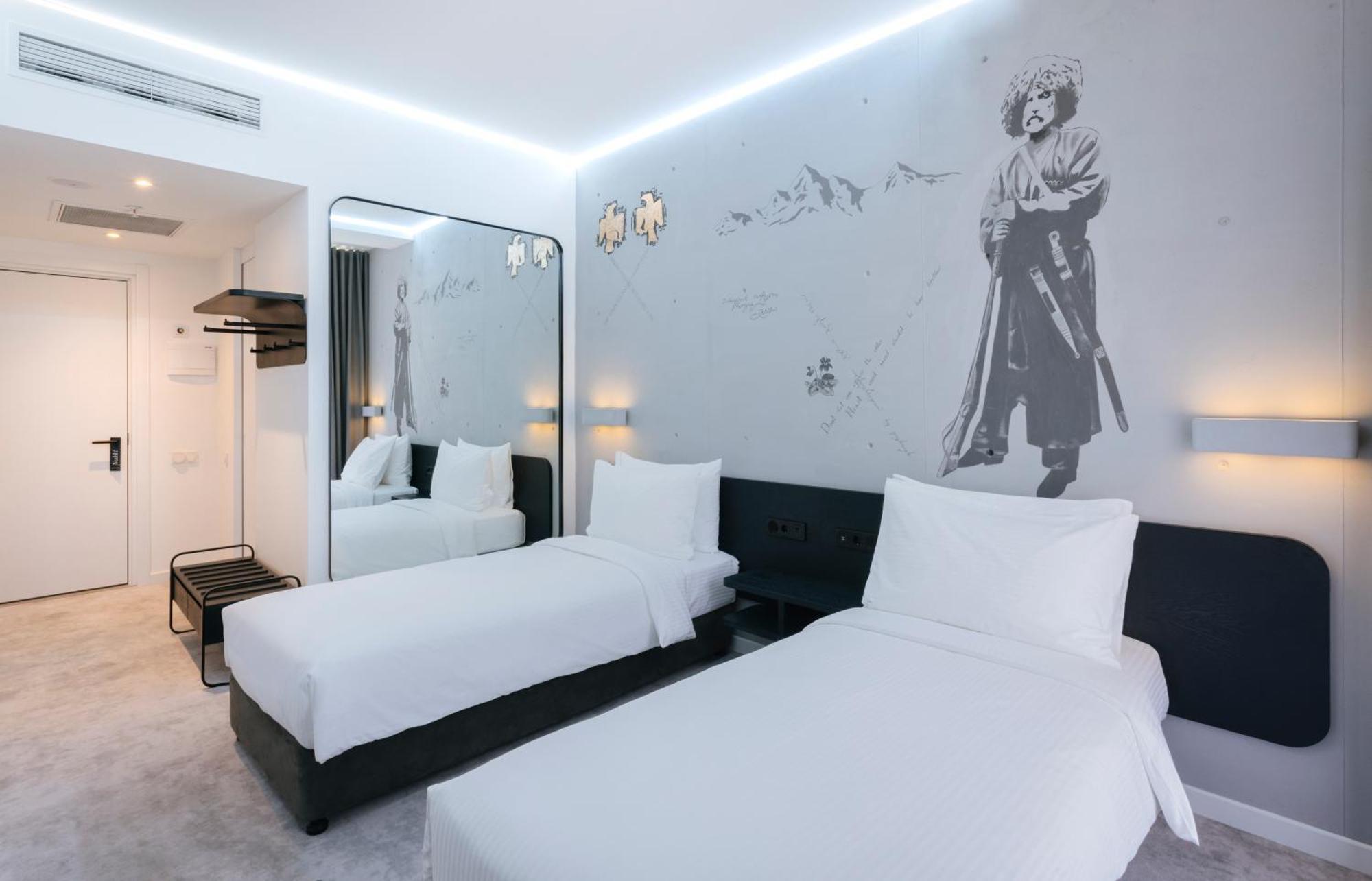 Golden Tulip Design Tbilisi Hotel Buitenkant foto