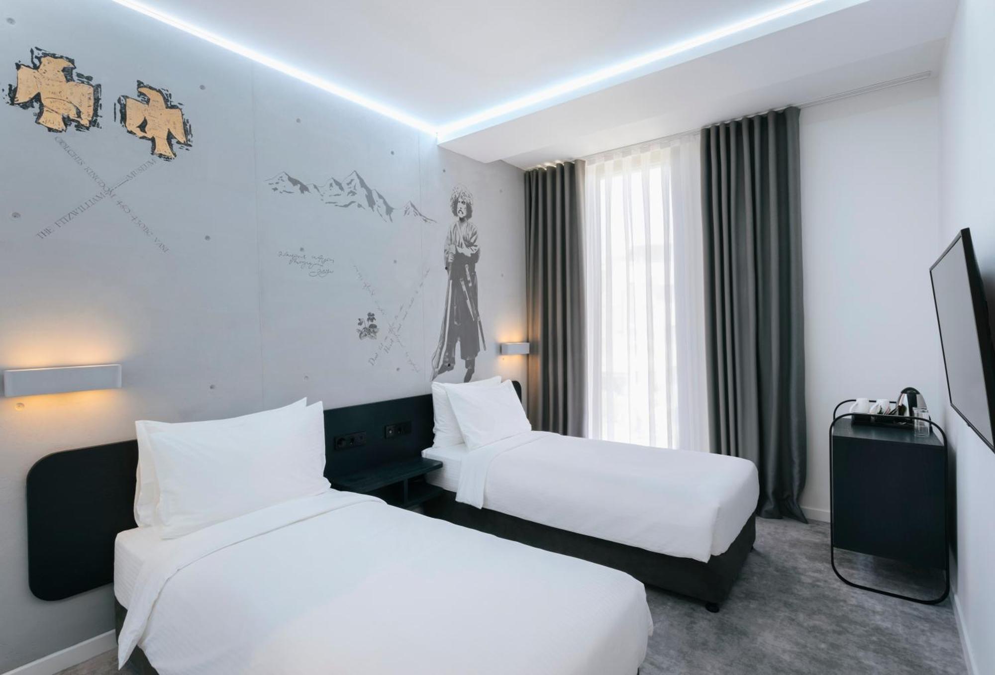 Golden Tulip Design Tbilisi Hotel Buitenkant foto