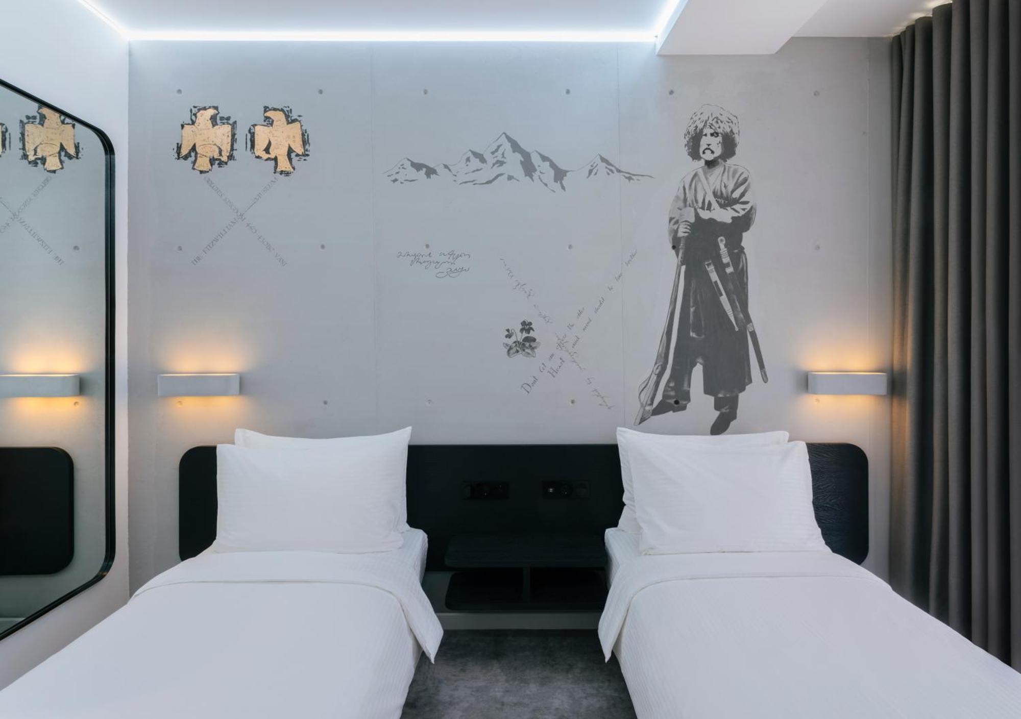 Golden Tulip Design Tbilisi Hotel Buitenkant foto