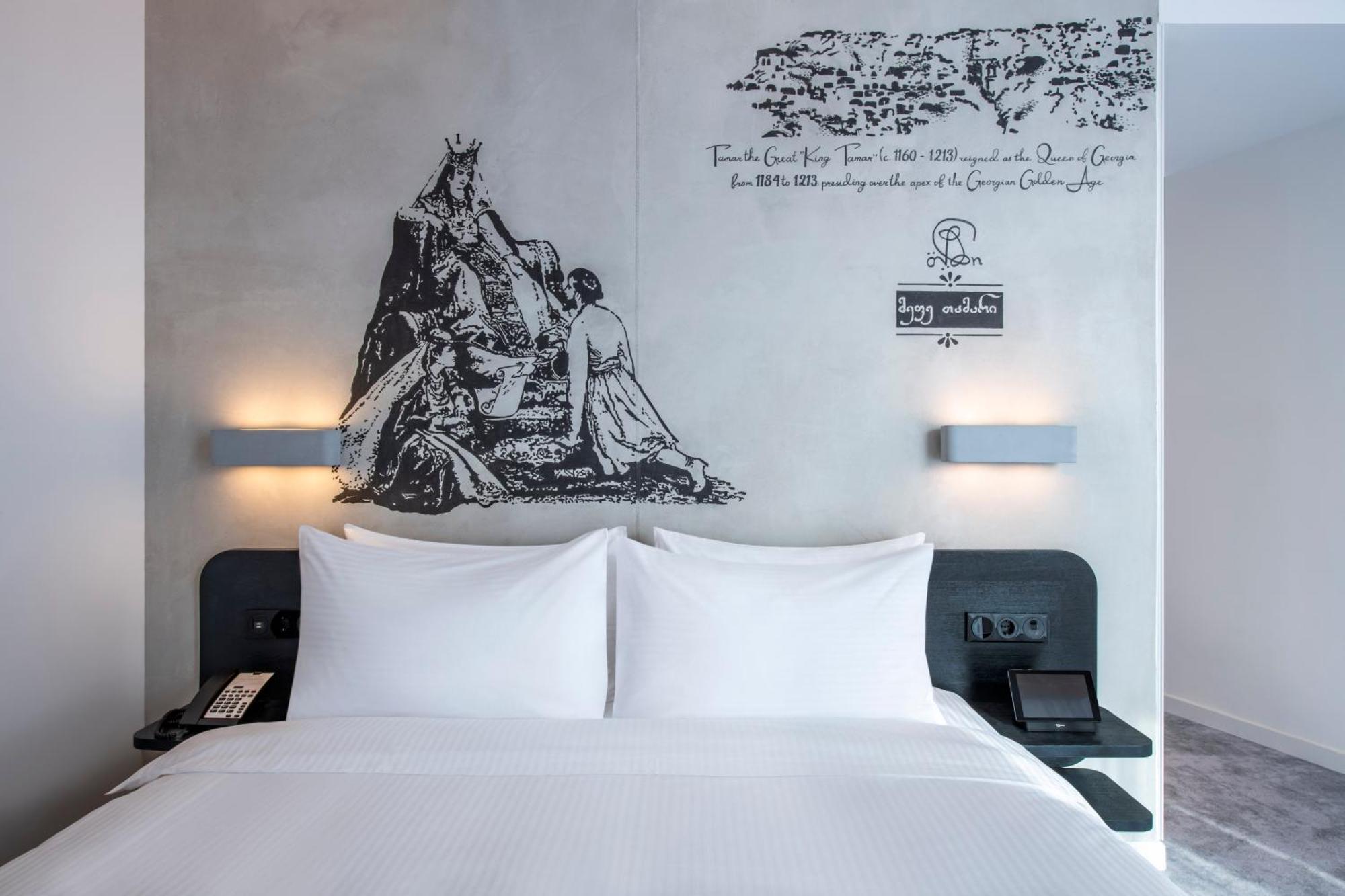 Golden Tulip Design Tbilisi Hotel Buitenkant foto