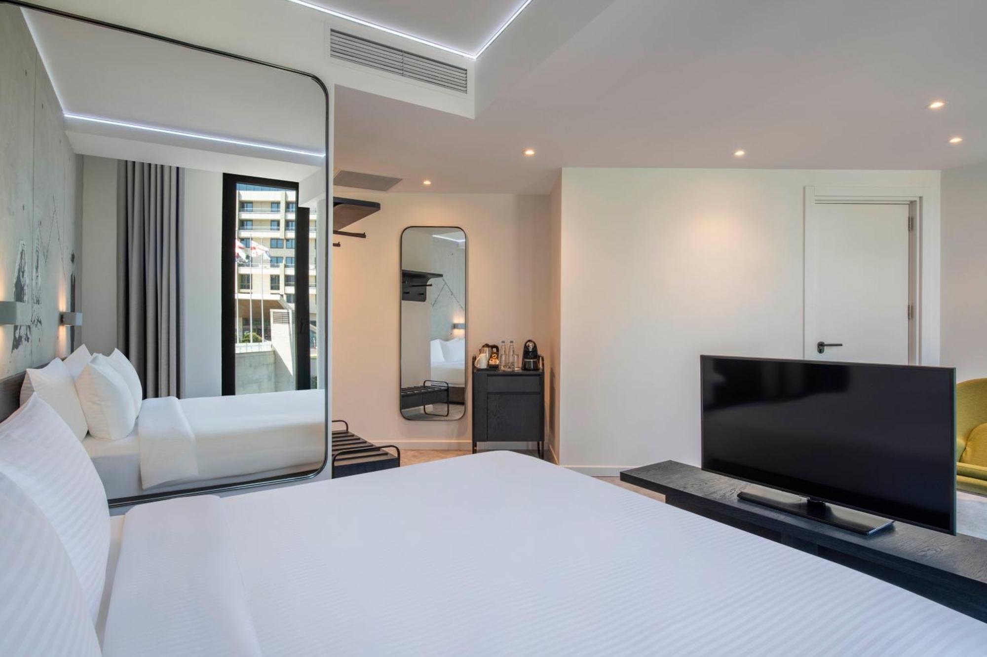 Golden Tulip Design Tbilisi Hotel Kamer foto