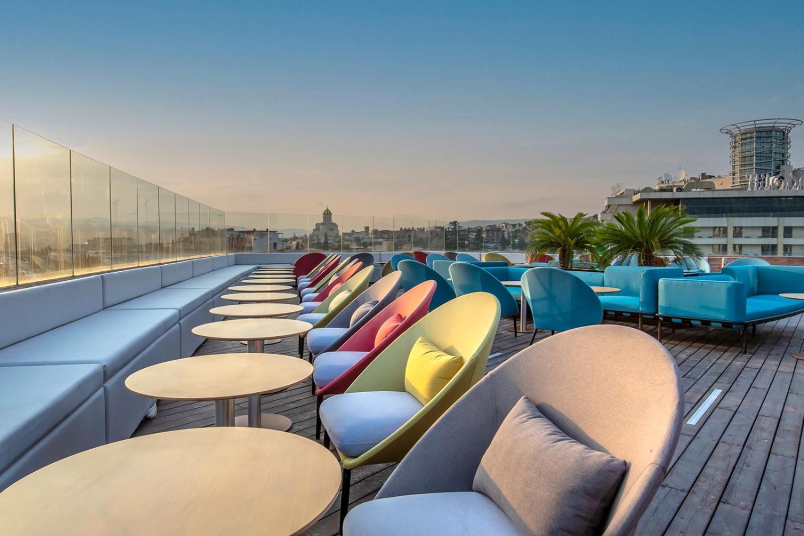Golden Tulip Design Tbilisi Hotel Buitenkant foto
